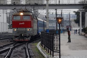 В России пассажирский состав столкнулся с локомотивом: 26 пострадавших